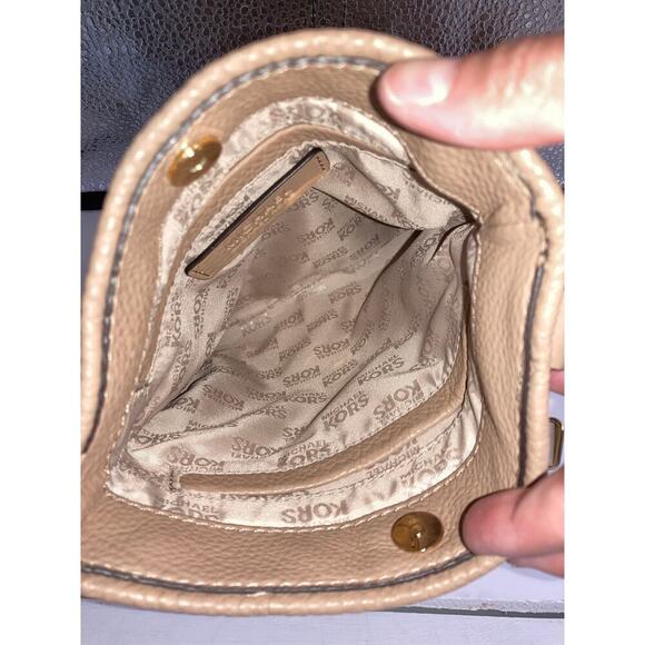 MICHAEL KORS SMALL NUDE TAN PEBBLED LEATHER CROSSBODY BAG - Picture 11 of 13